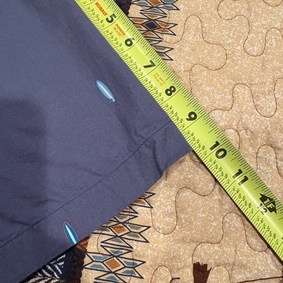 American Eagle Men's seriously soft Button-Up Short-Sleeve Surfboard Shirt - Picture 8 of 10